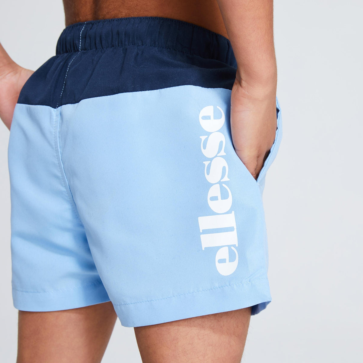 Детски бански шорти Ellesse Wavias — изглед встрани